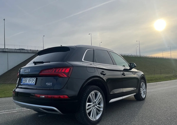 Audi Q5 cena 123900 przebieg: 100738, rok produkcji 2018 z Brzeziny małe 667